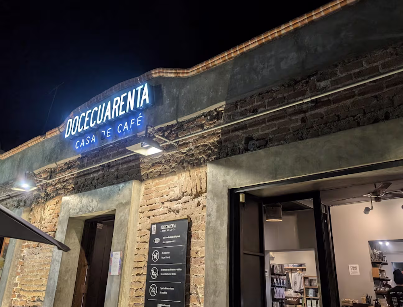 Outside of Doce Cuarenta Coffee & Bakery in La Paz