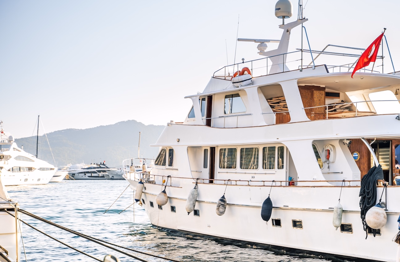 Private Yacht Charter in the Los Cabos Marina Private Yacht Charter in the Los Cabos Marina