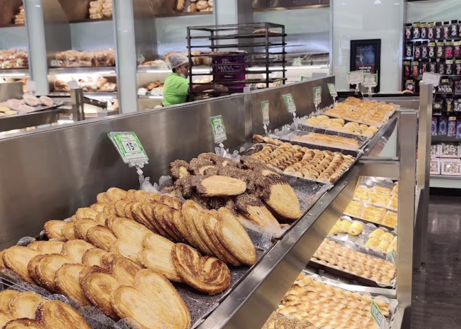 Fresh Mexican Pan Selection at Fresko La Comer in Los Cabos