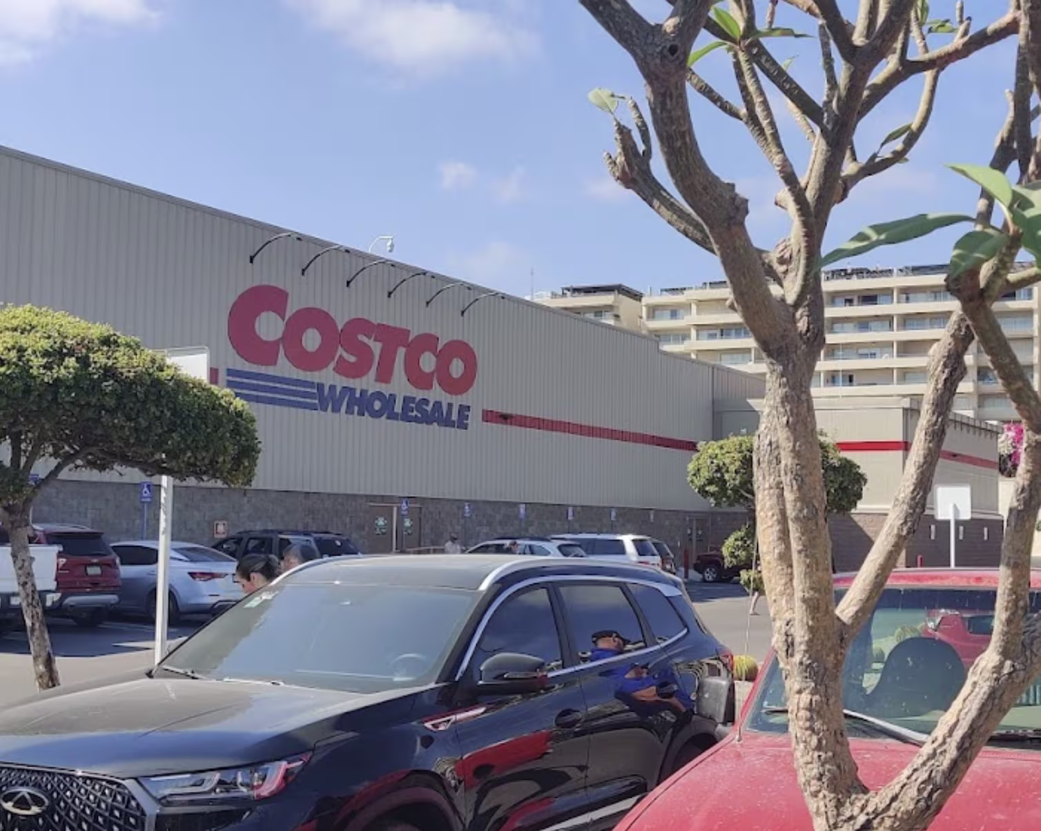 Exterior and Parking Lot of Costco in Los Cabos Exterior and Parking Lot of Costco in Los Cabos