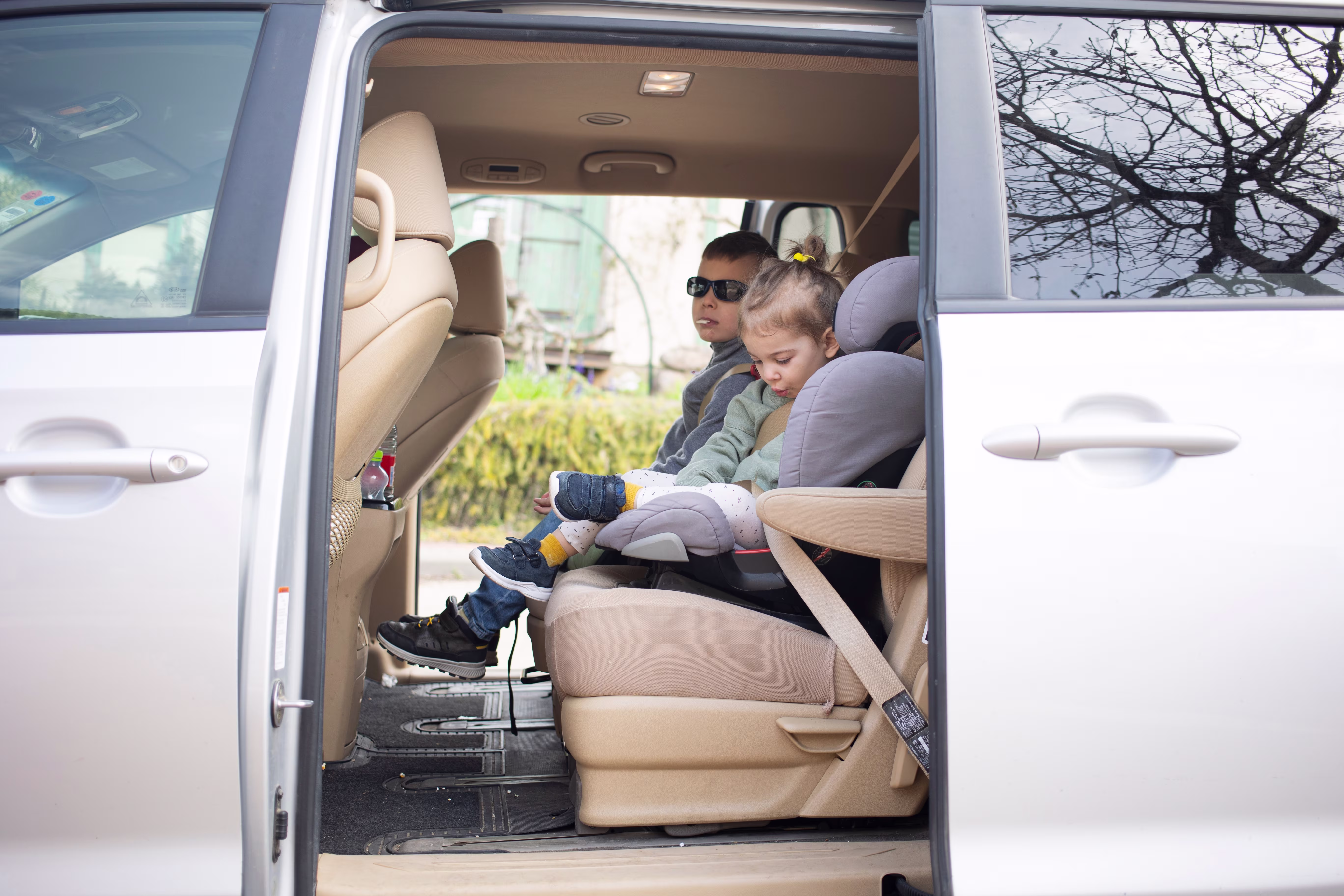 Siblings in a Private Van Transfer Los Cabos Siblings in a Private Van Transfer Los Cabos
