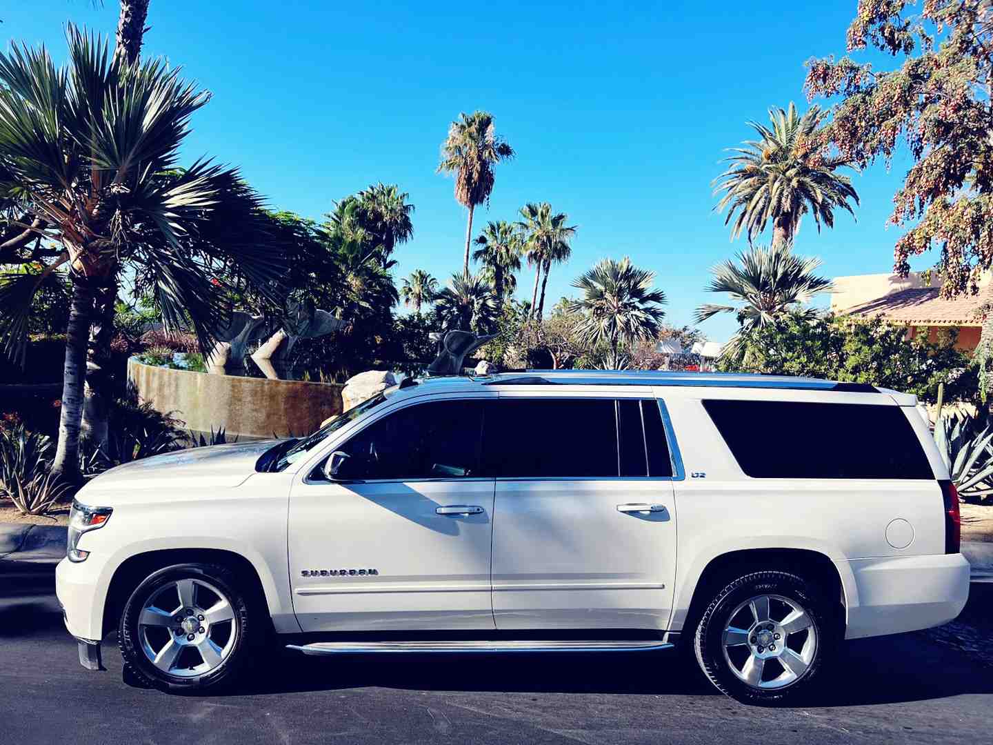 A luxurious private transportation vehicle - La Paz water temperature A luxurious private transportation vehicle - La Paz water temperature