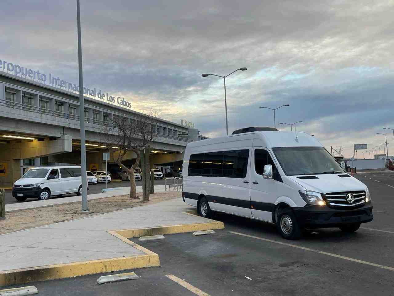 Ruta del Desierto bus at SJD Airport - transporte aeropuerto san jose del cabo